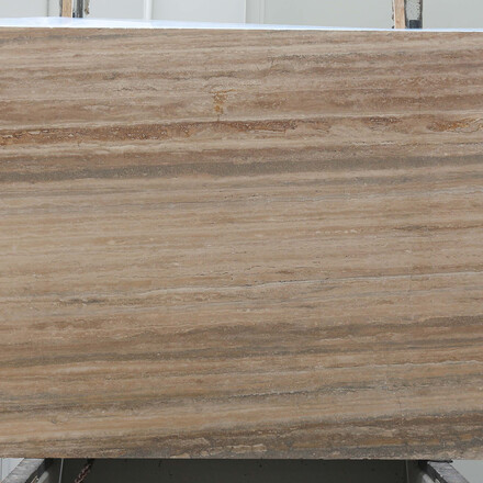 Travertinová deska krémového přírodního kamene Travertino Striato Travertinová deska krémového přírodního kamene Travertino Striato