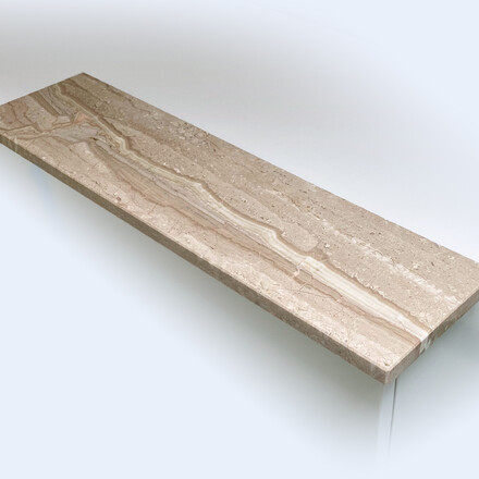 Mramor DAINO - př&iacute;rodn&iacute; k&aacute;men původem z It&aacute;lie. Dominantn&iacute; b&eacute;žovou barvu doplňuj&iacute; &scaron;ed&eacute; a hněd&eacute; t&oacute;ny. Tento mramor je vhodn&yacute; pro v&yacute;robu parapetů, stolov&yacute;ch desek, obklady stěn a krbů, obložen&iacute; schodi&scaron;ť, koupelnov&yacute;ch a kuchyňsk&yacute;ch desek a dal&scaron;&iacute; designov&eacute; produkty. Skladem v kamenictv&iacute; TONE OF STONE.