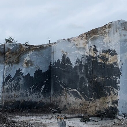 Těžba přírodního kamene, kvarcit BRINDLE CRYSTALL původem z Brazílie, zakázkové kamenictví TONE OF STONE