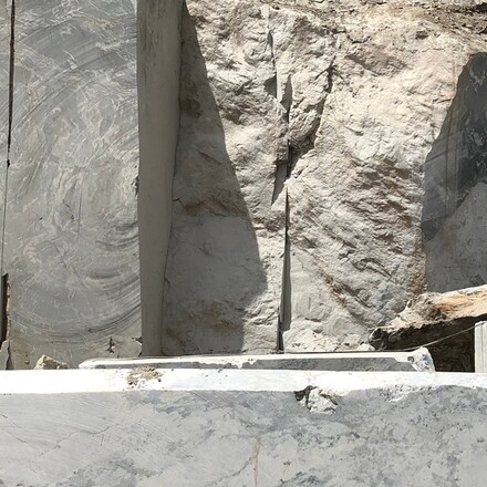 Těžba přírodního kamene, žula COSMIC BLACK z Brazílie, kamenictví TONE OF STONE