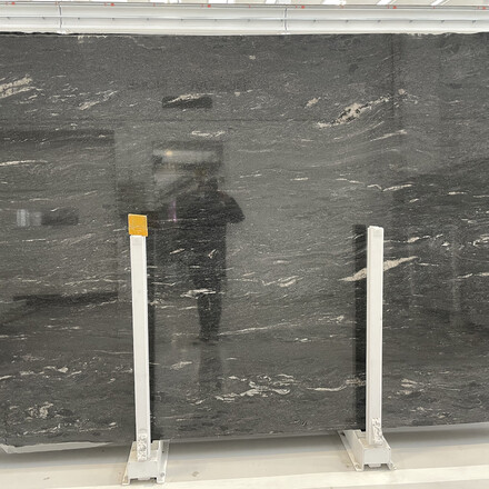 Velkoformátová deska, žula COSMIC BLACK, kamenictví TONE OF STONE