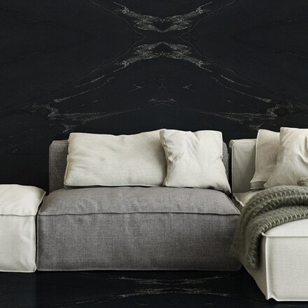 Žula JURASSIC BLACK je vhodná pro výrobu kuchyňských desek, parapetů, obklady, dlažby, krbové římsy, koupelnové desky nebo kamenné stoly. Kamenictví TONE OF STONE 