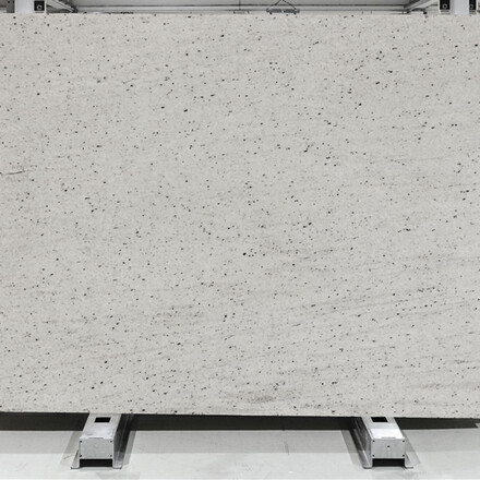 Bílá žula Perfect White - kamenná deska s jemnou zrnitostí Bílá žula Perfect White - kamenná deska s jemnou zrnitostí