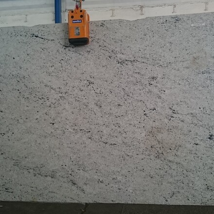 Žulová deska COLONIAL WHITE