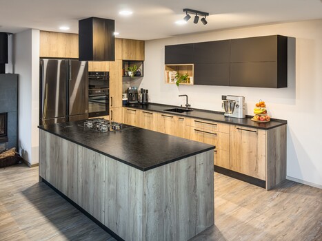 Luxusní kuchyňská deska z žuly Mist Black: Elegance a funkčnost v jednom