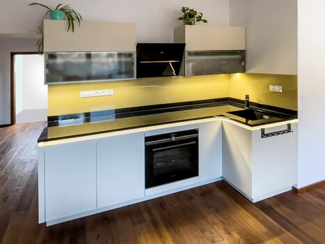 Reference: kuchyňská deska Star Galaxy s LED podsvícením