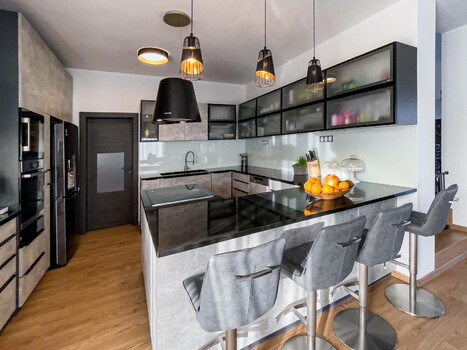 Reference: Kuchyňské desky z elegantní žuly Premium Black