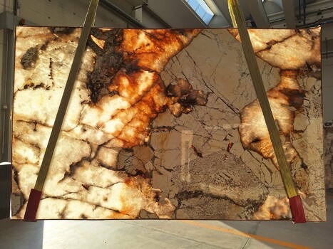 VYPRODÁNO: Kvarcit Patagonia - luxusní kvarcit vhodný pro podsvícení