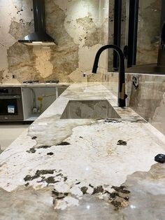 Kvarcit Patagonia: Luxusní přírodní kámen s jedinečnou kresbou pro váš interiér