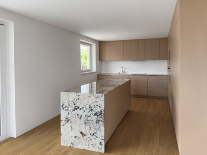 Kuchyňská deska ze žuly White Babylon: Kuchyně plná jemnosti, elegance a luxusu