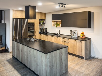 Luxusní kuchyňská deska z žuly Mist Black: Elegance a funkčnost v jednom