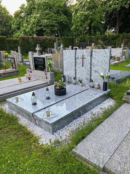 Mramor, žula či pískovec. Náhrobní kameny mohou mít mnoho tváří