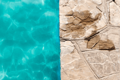 Proč je přírodní kámen nejlepší volbou pro obklad bazénu?