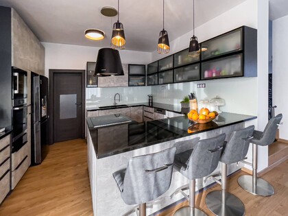 Reference: Kuchyňské desky z elegantní žuly Premium Black